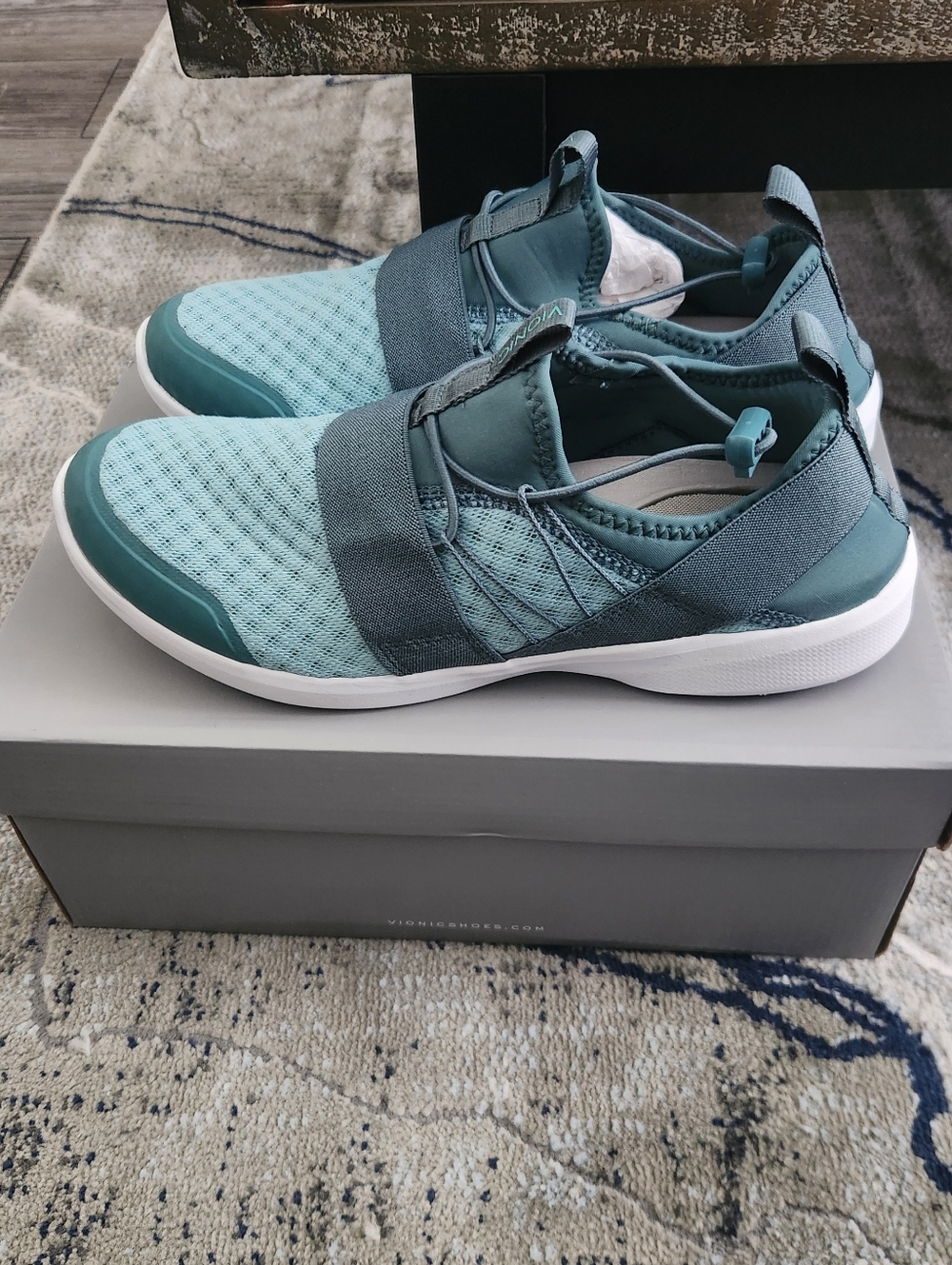 NIB Vionic Alaina - Women's Active Supportive Sneaker Size US 10 W/EURO 42